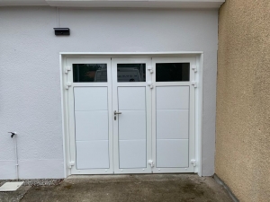 Installation d&#039;une porte de garage battante à Basse-Goulaine (44115)