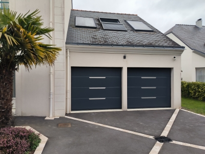 Installation de deux portes de garage sectionnelle motorisées à Carquefou (44470)