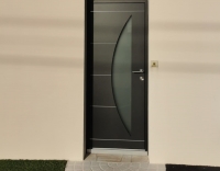 Installation d'une porte d'entrée aluminium KLINE à Carquefou (44470)