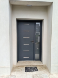 Installation d'une porte d'entrée en aluminium K-Line à Carquefou (44470)